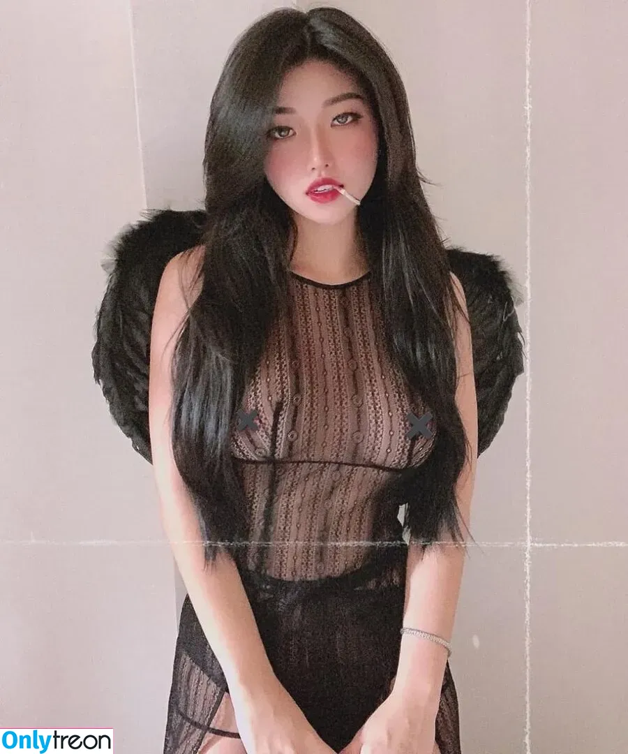 Duyenn Hipp nude photo #0128 (duyenn.hipp)