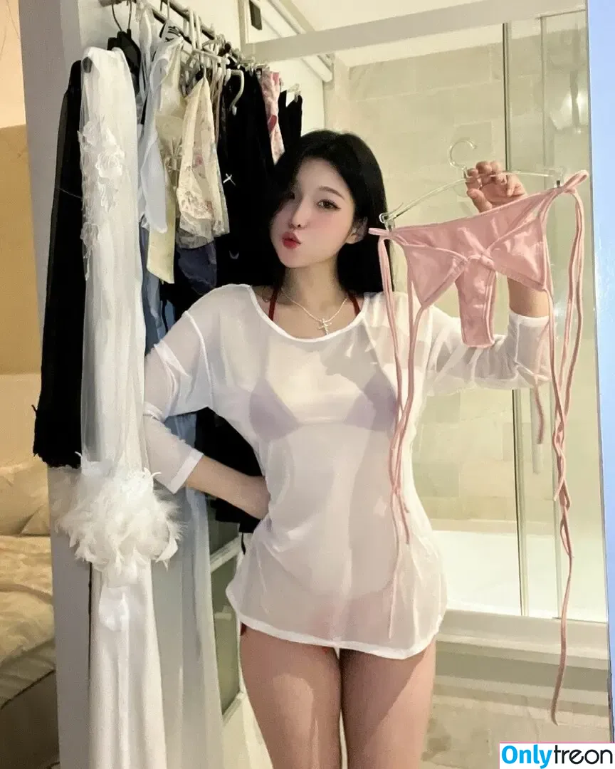 Duyenn Hipp nude photo #0320 (duyenn.hipp)