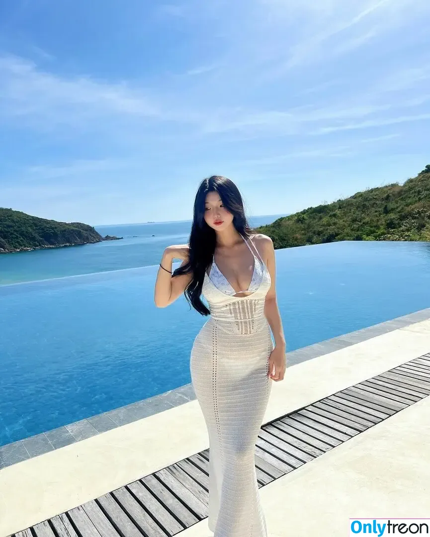 Duyenn Hipp nude photo #0374 (duyenn.hipp)