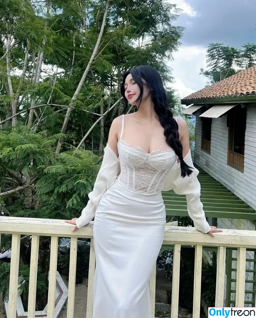 Duyenn Hipp nude photo #0391 (duyenn.hipp)