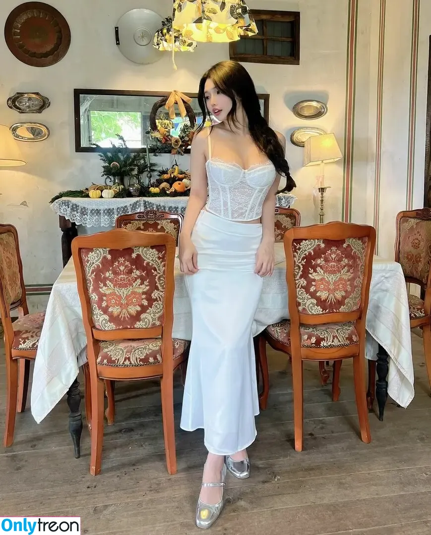Duyenn Hipp nude photo #0392 (duyenn.hipp)