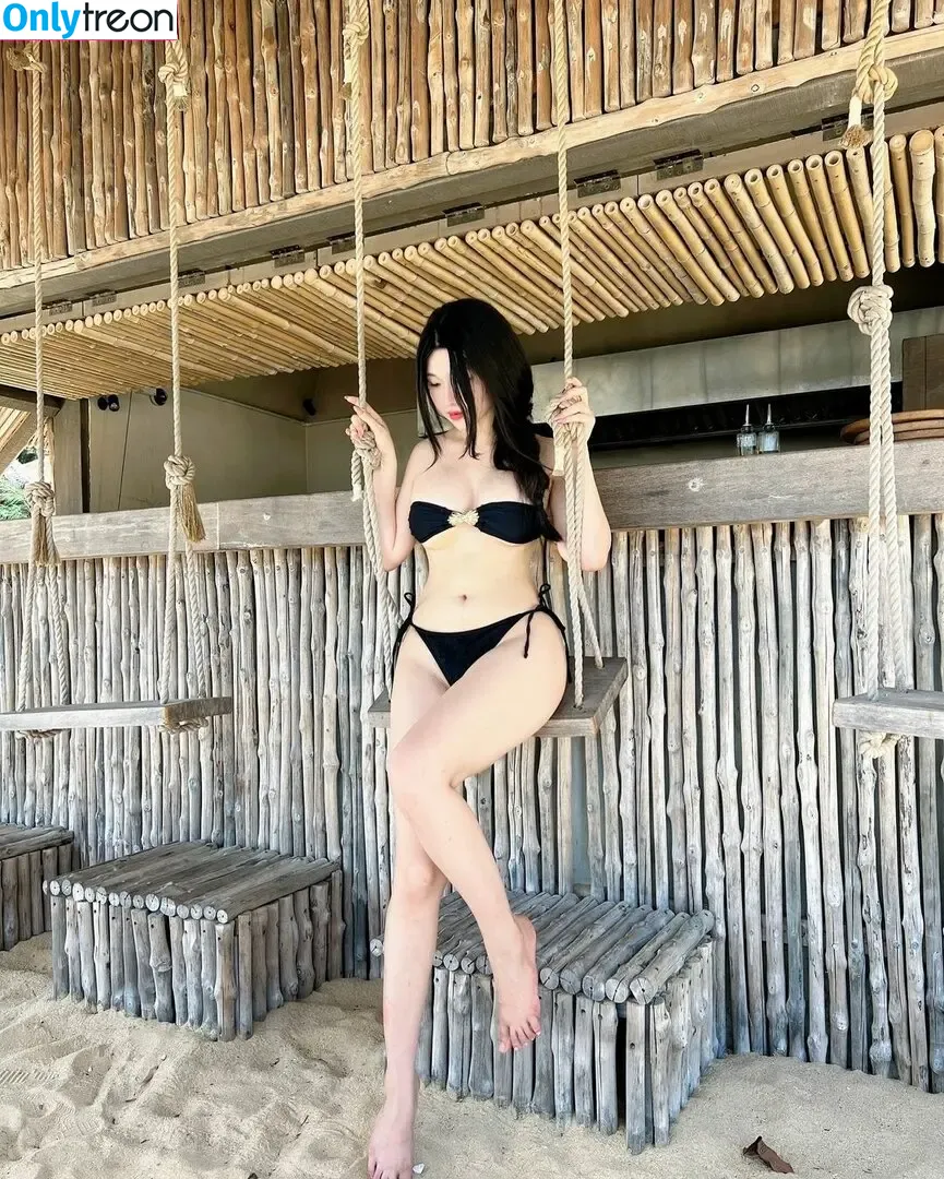 Duyenn Hipp nude photo #0417 (duyenn.hipp)