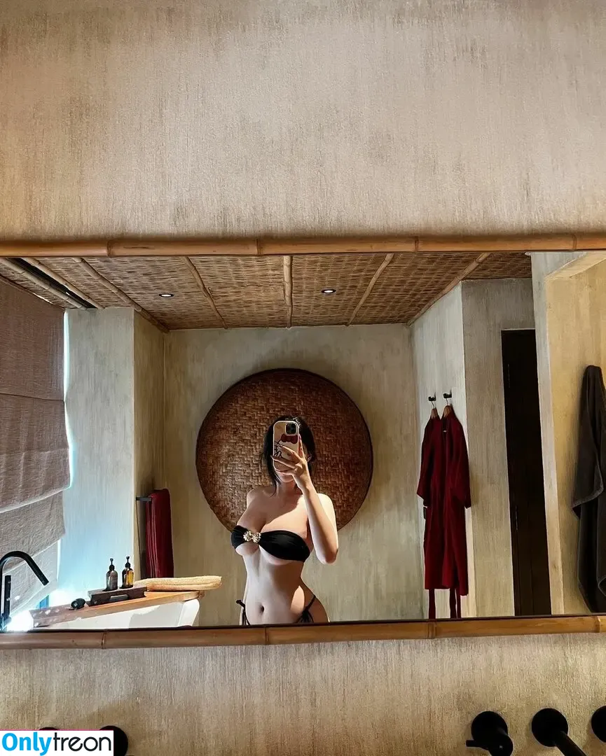 Duyenn Hipp nude photo #0418 (duyenn.hipp)