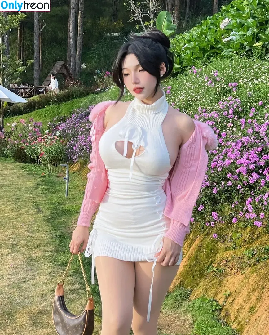 Duyenn Hipp nude photo #0500 (duyenn.hipp)