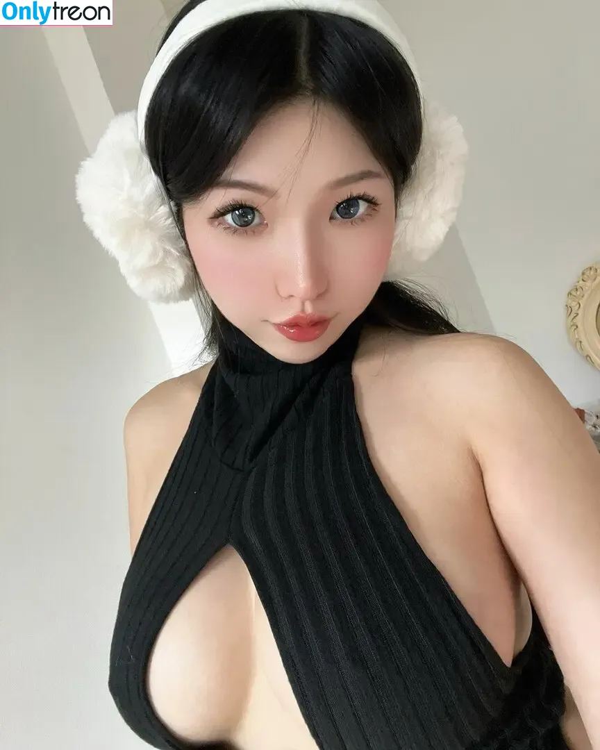 Duyenn Hipp nude photo #0541 (duyenn.hipp)
