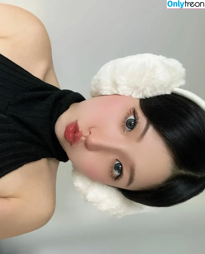 Duyenn Hipp nude photo #0543 (duyenn.hipp)