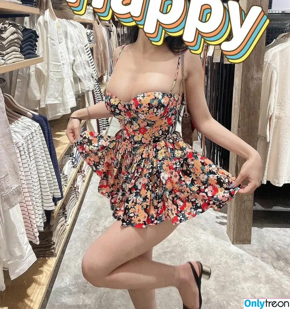 Duyenn Hipp nude photo #0586 (duyenn.hipp)