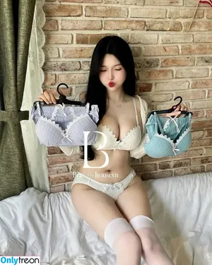 Duyenn Hipp / duyenn.hipp nude photo #1447