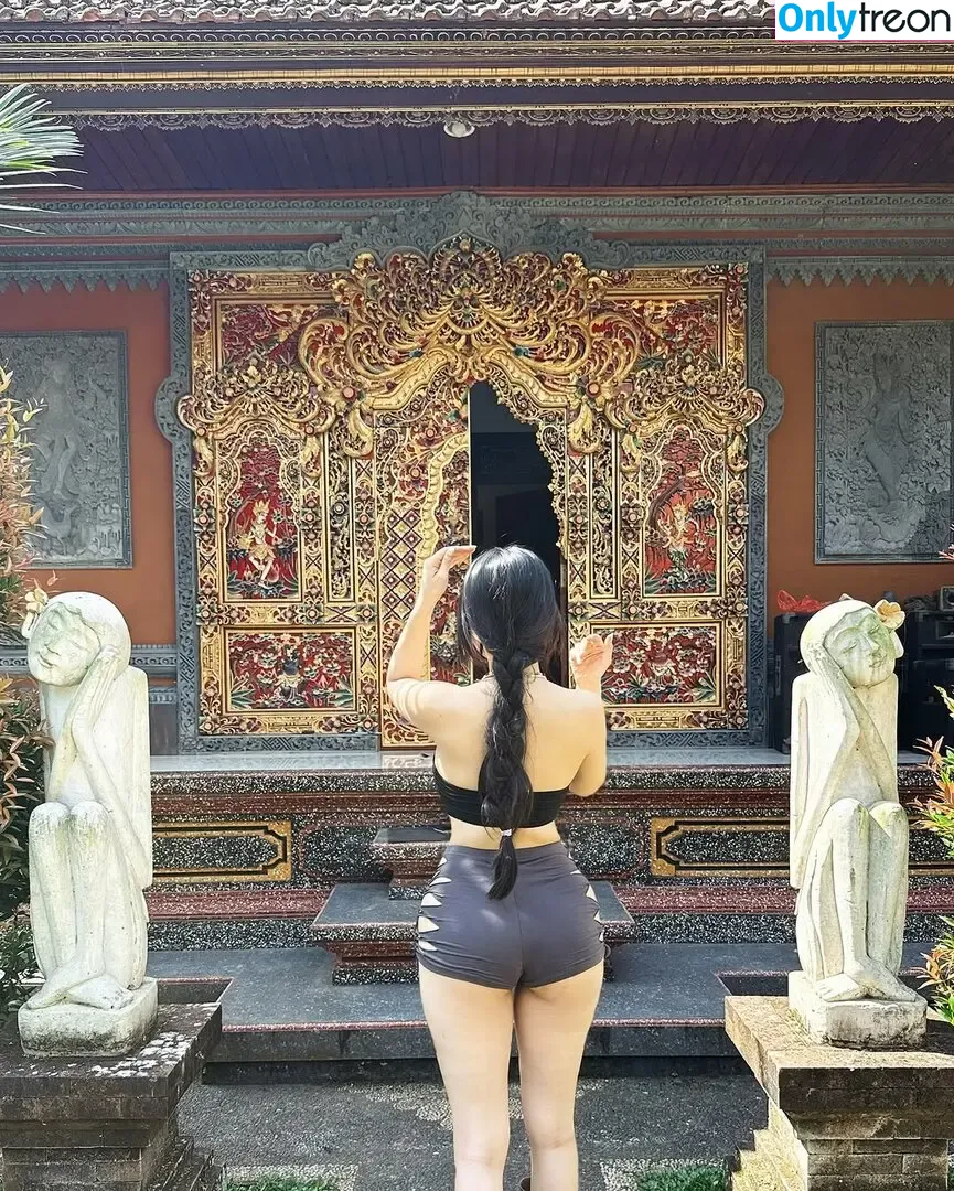 Duyenn Hipp nude photo #1417 (duyenn.hipp)