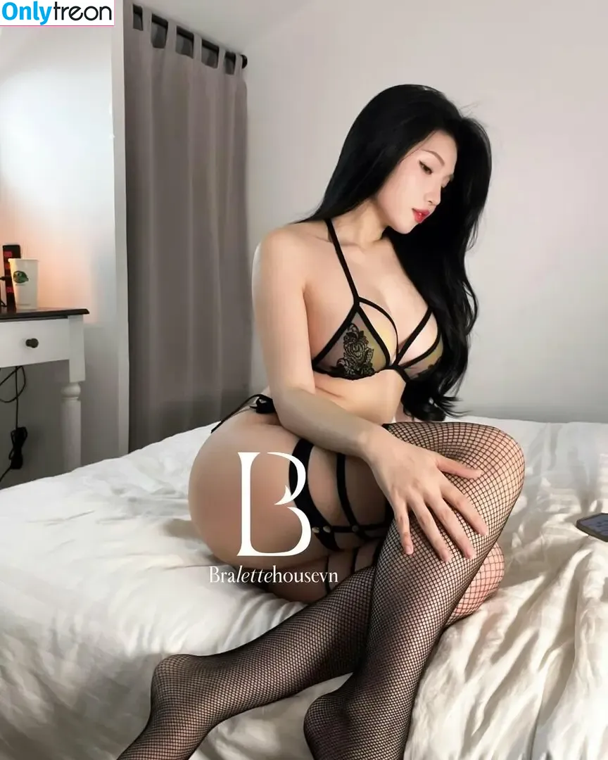 Duyenn Hipp nude photo #1592 (duyenn.hipp)