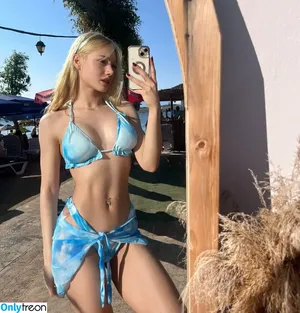 Duygu German / duygu.grmn nude photo #0042