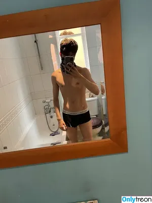 dylan_the_twink / dylantheblank nude photo #0002