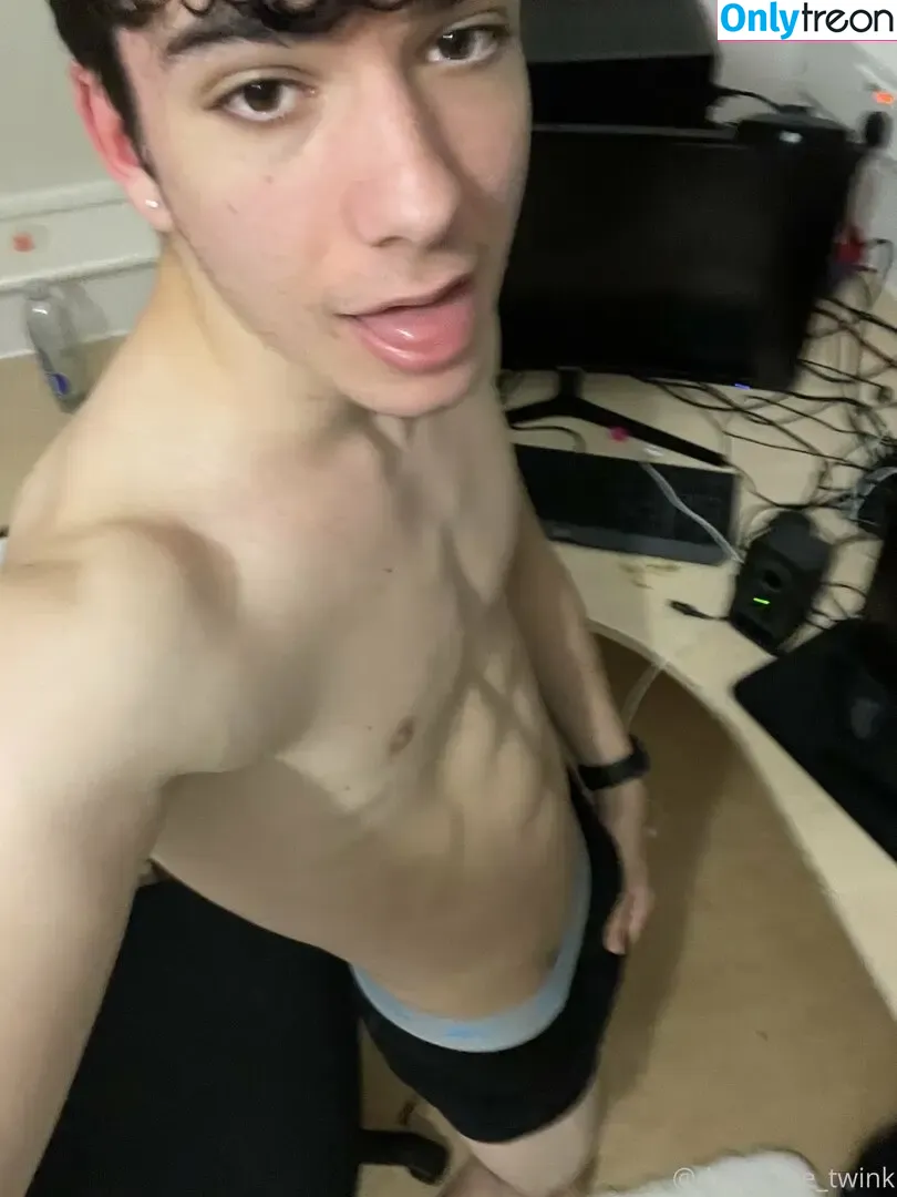 dylan_the_twink nude photo #0045 (dylantheblank)