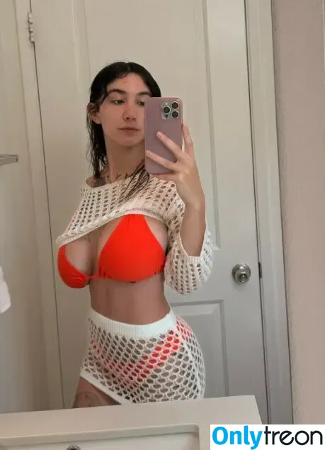 e1ish3va nude photo #0023 (artist with big fake boobs / betsys_art)