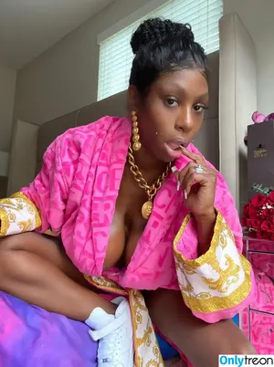 Ebony Mystique / EbonyGoddessMystique / ebony_goddessmysti / ebony_mystique nude photo #0297