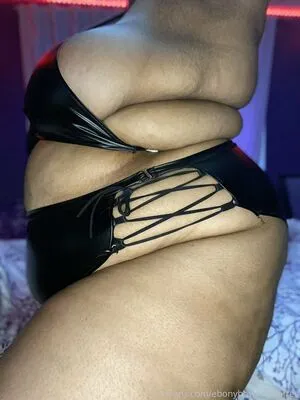ebonybbwangelafree / ebonylab_ nude photo #0003