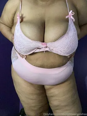 ebonybbwangelafree / ebonylab_ nude photo #0124