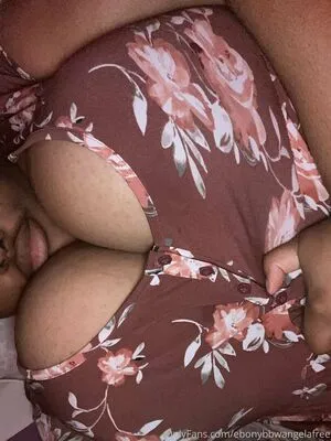 ebonybbwangelafree / ebonylab_ nude photo #0130