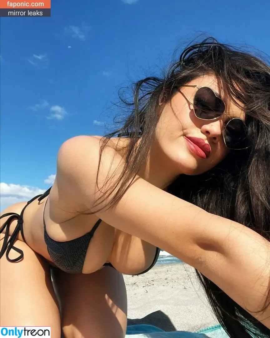Ece Ozbudak nude photo #0027 (eceozbudak)