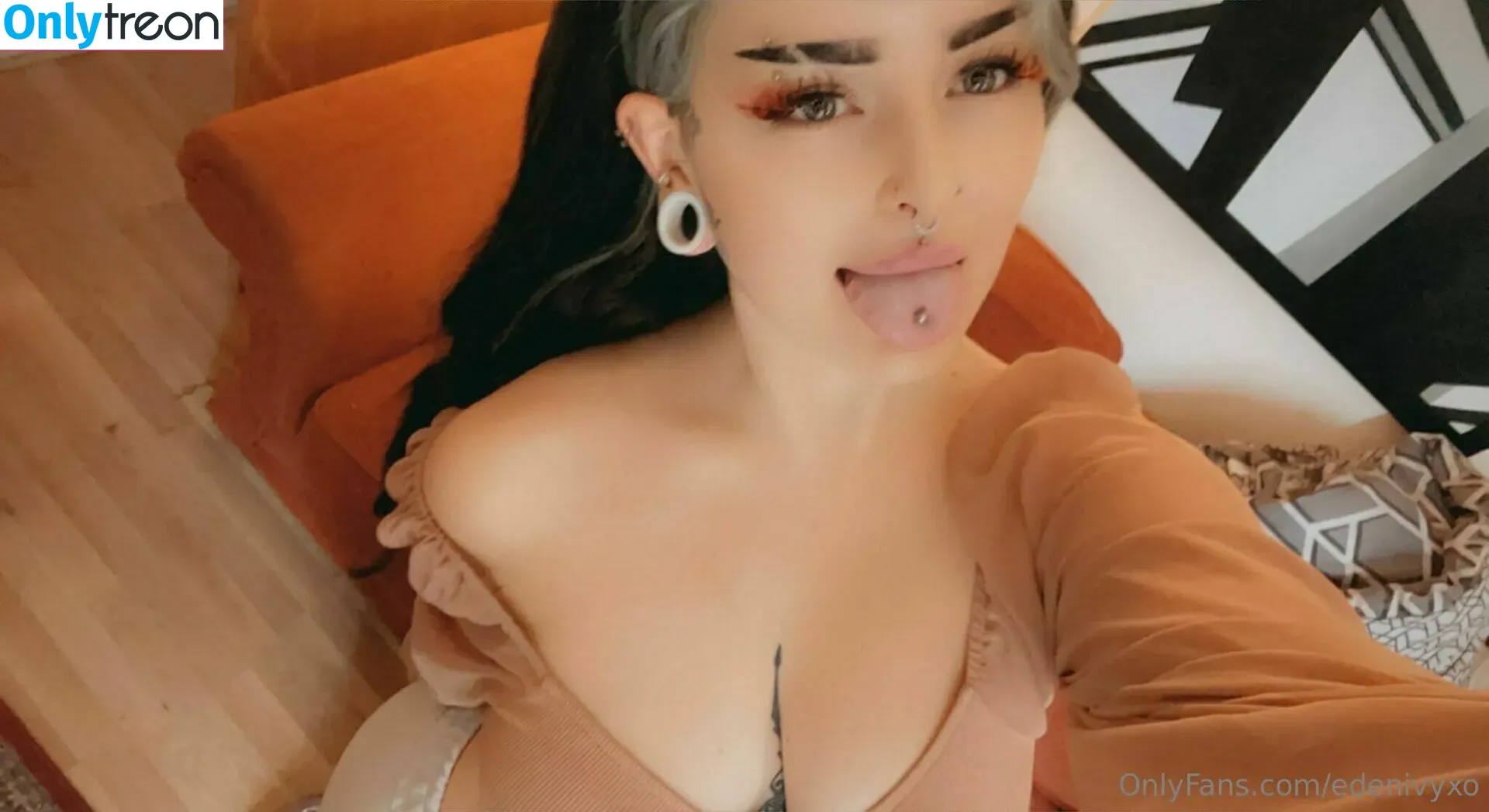 edenivyxo nude photo #0100 (edenivyxx)