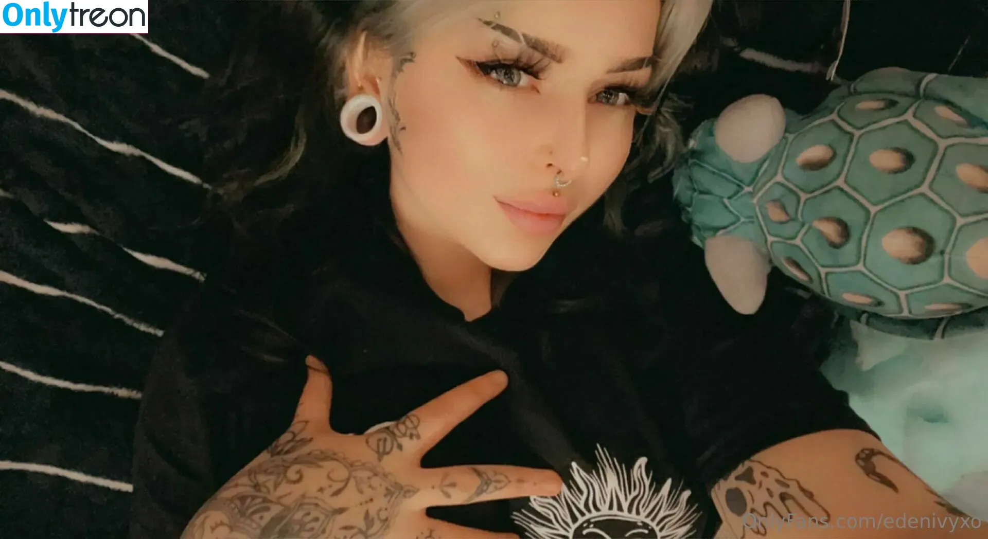 edenivyxo nude photo #0109 (edenivyxx)