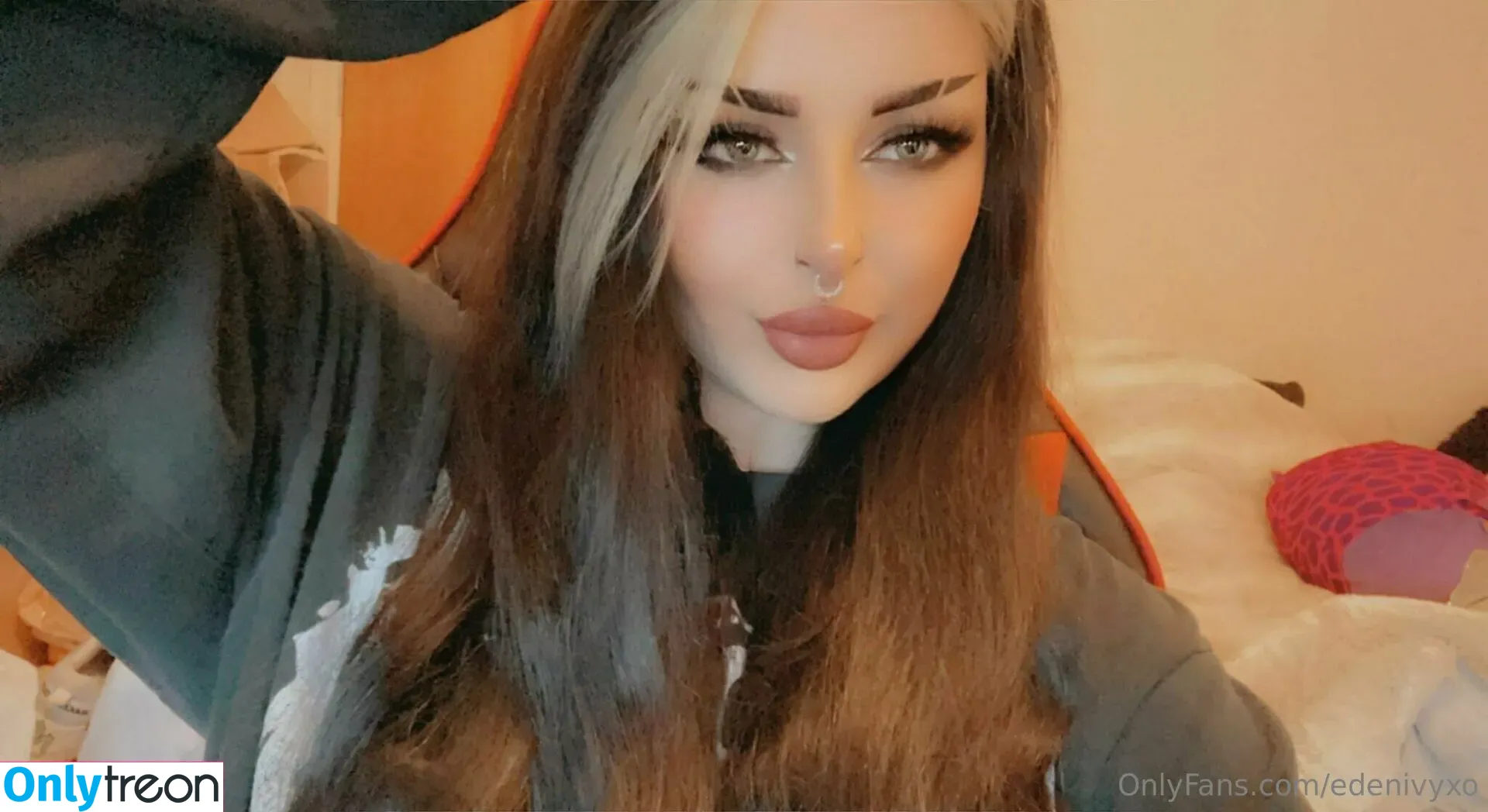 edenivyxo nude photo #0122 (edenivyxx)