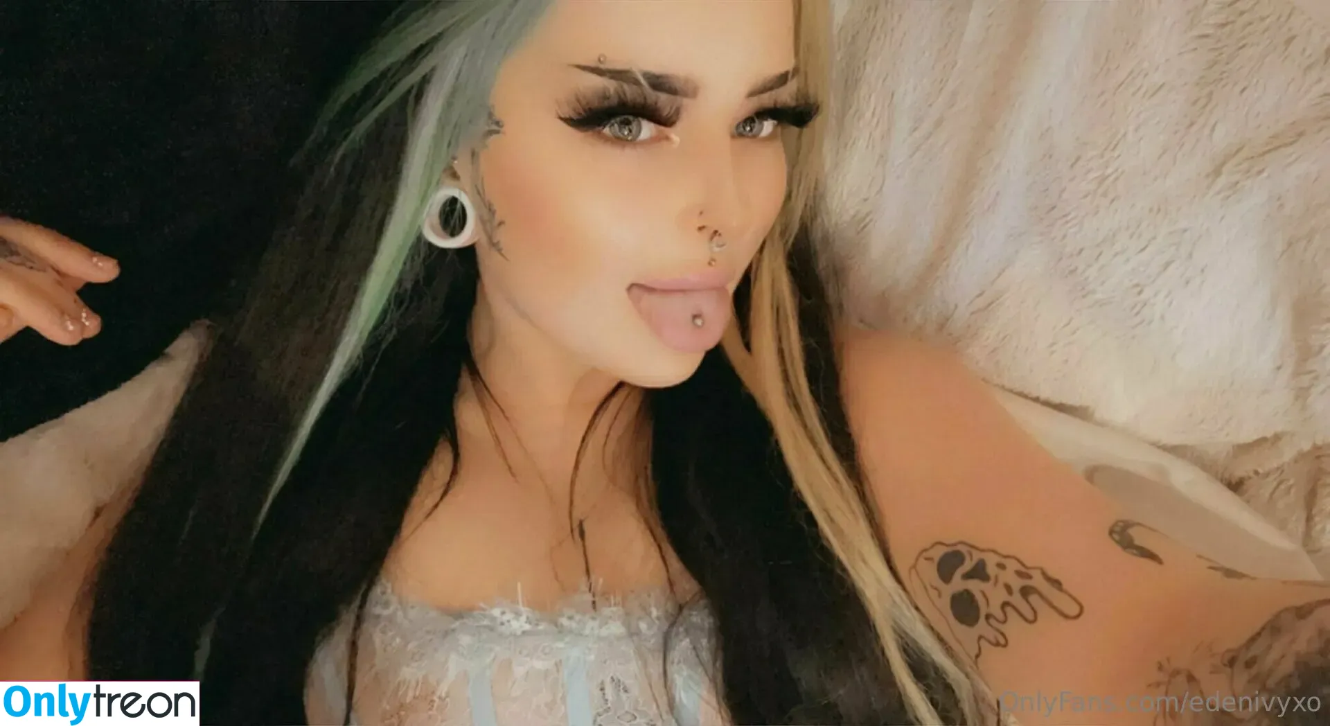 edenivyxo nude photo #0136 (edenivyxx)