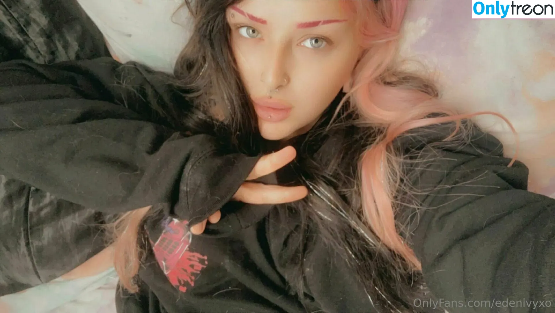 edenivyxo nude photo #0175 (edenivyxx)