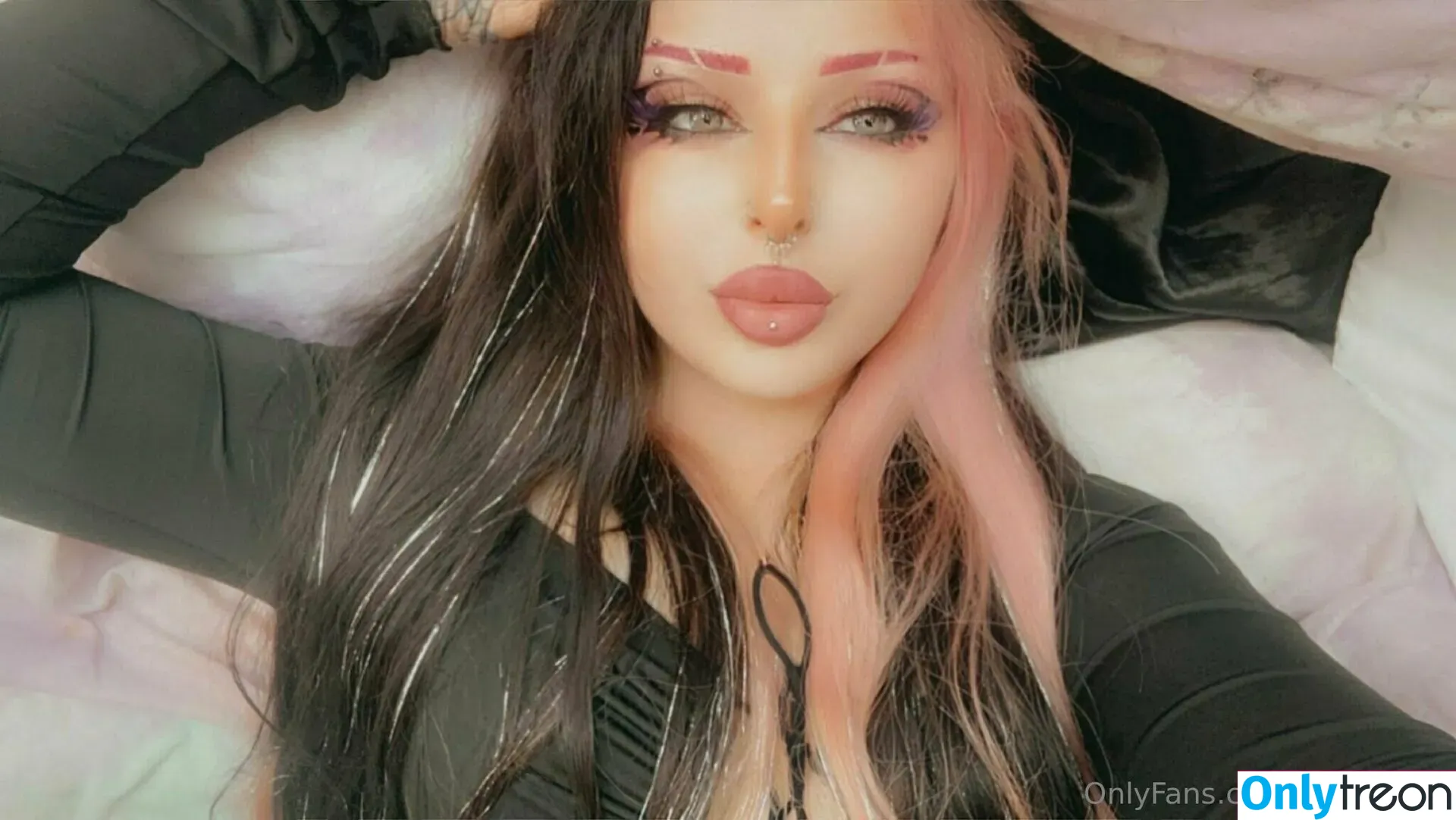 edenivyxo nude photo #0177 (edenivyxx)