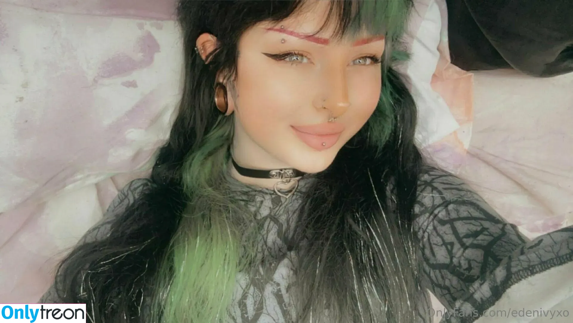 edenivyxo nude photo #0198 (edenivyxx)