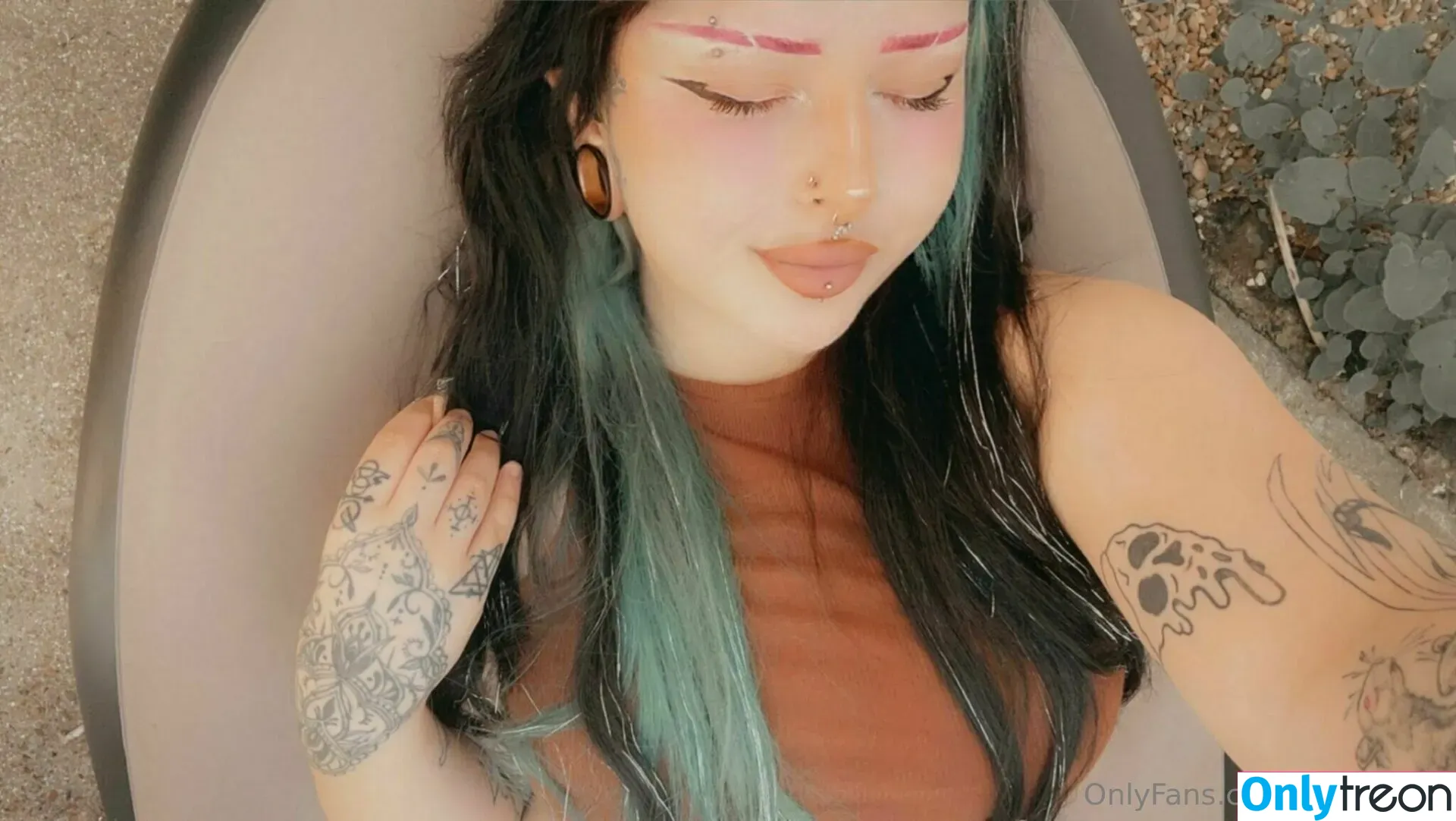 edenivyxo nude photo #0216 (edenivyxx)