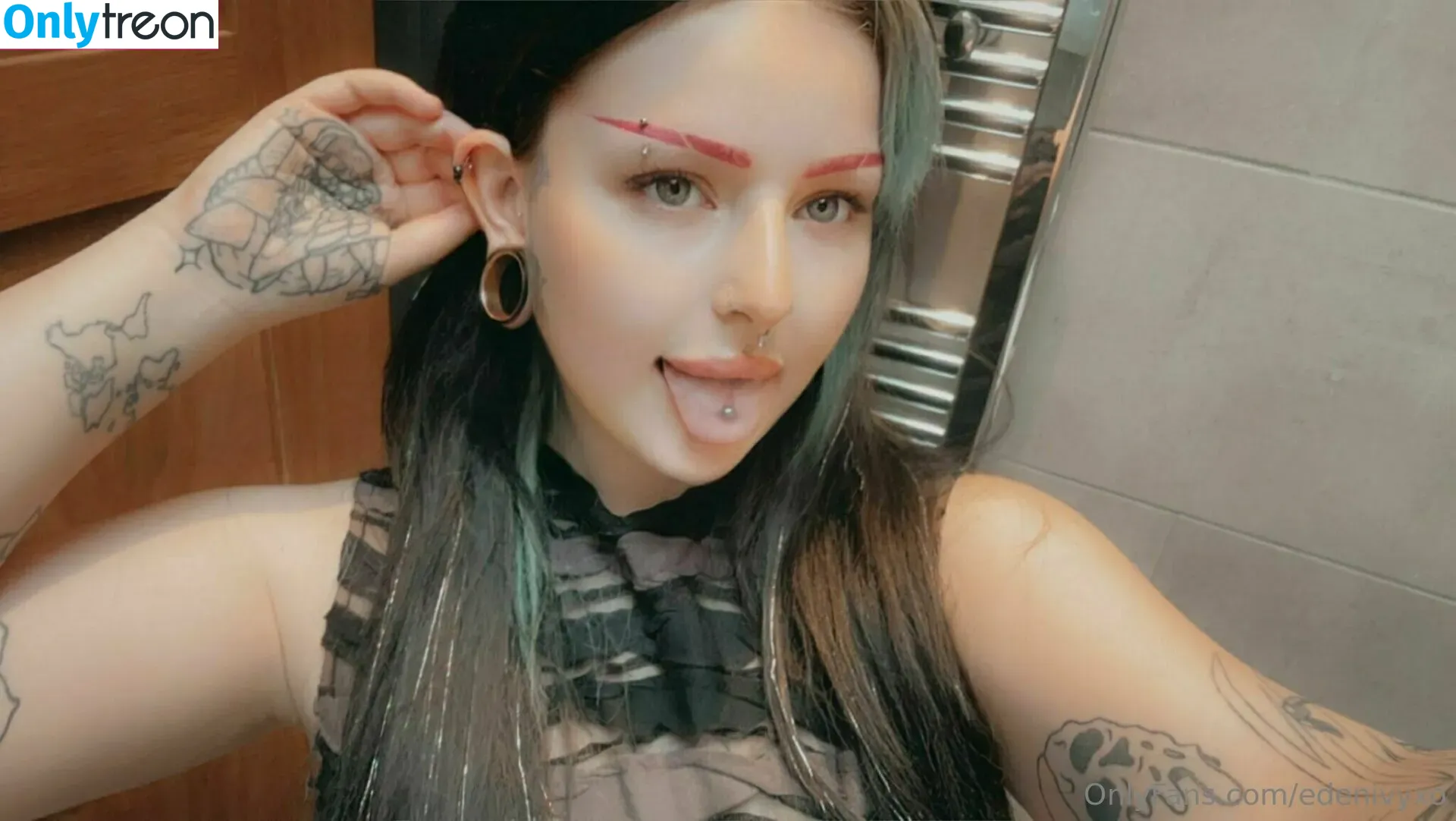 edenivyxo nude photo #0246 (edenivyxx)