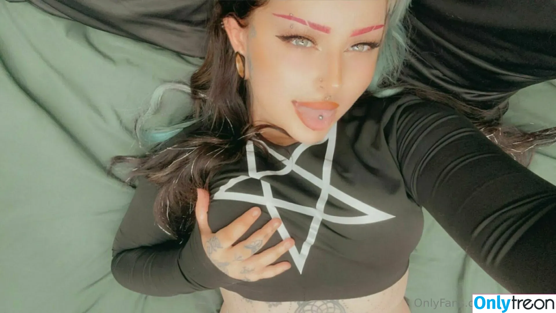 edenivyxo nude photo #0250 (edenivyxx)