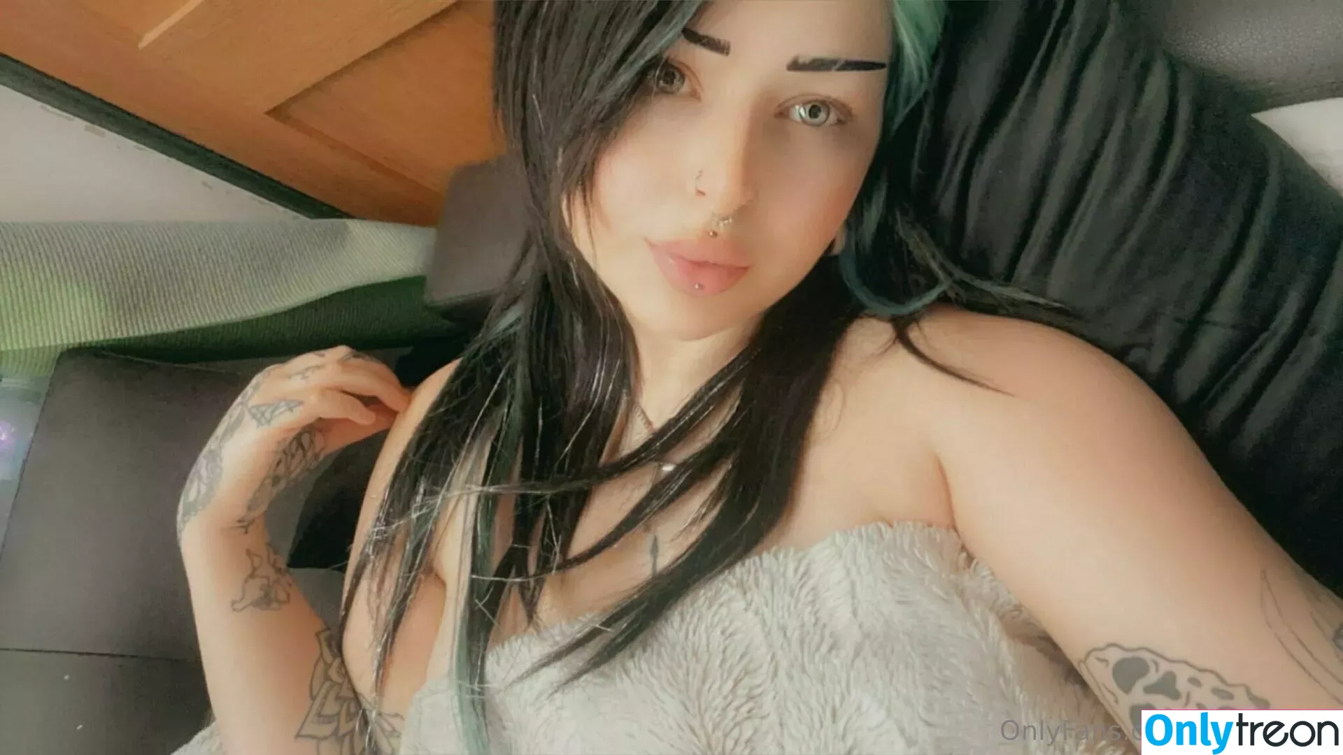 edenivyxo nude photo #0313 (edenivyxx)