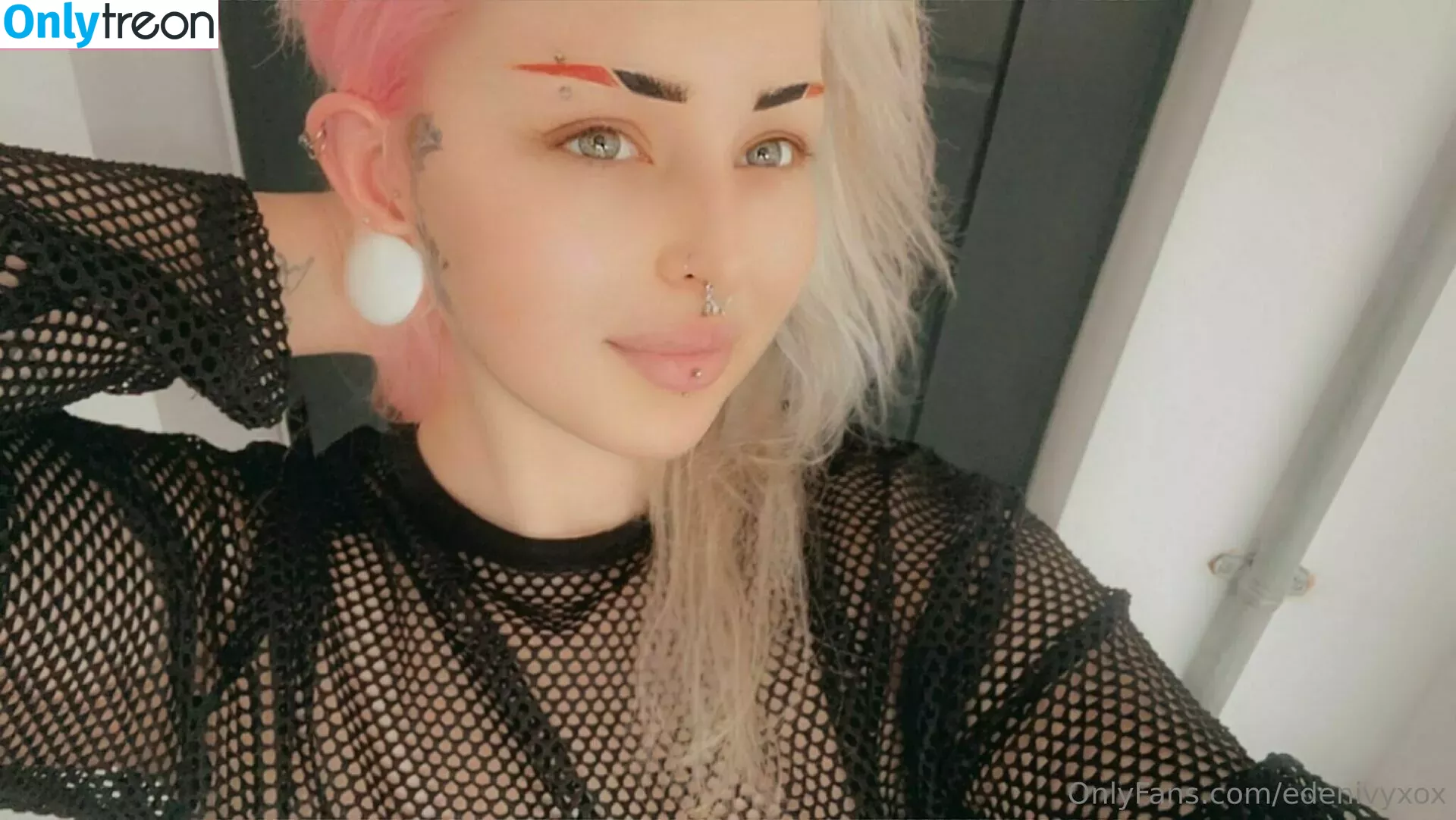 edenivyxo nude photo #0329 (edenivyxx)