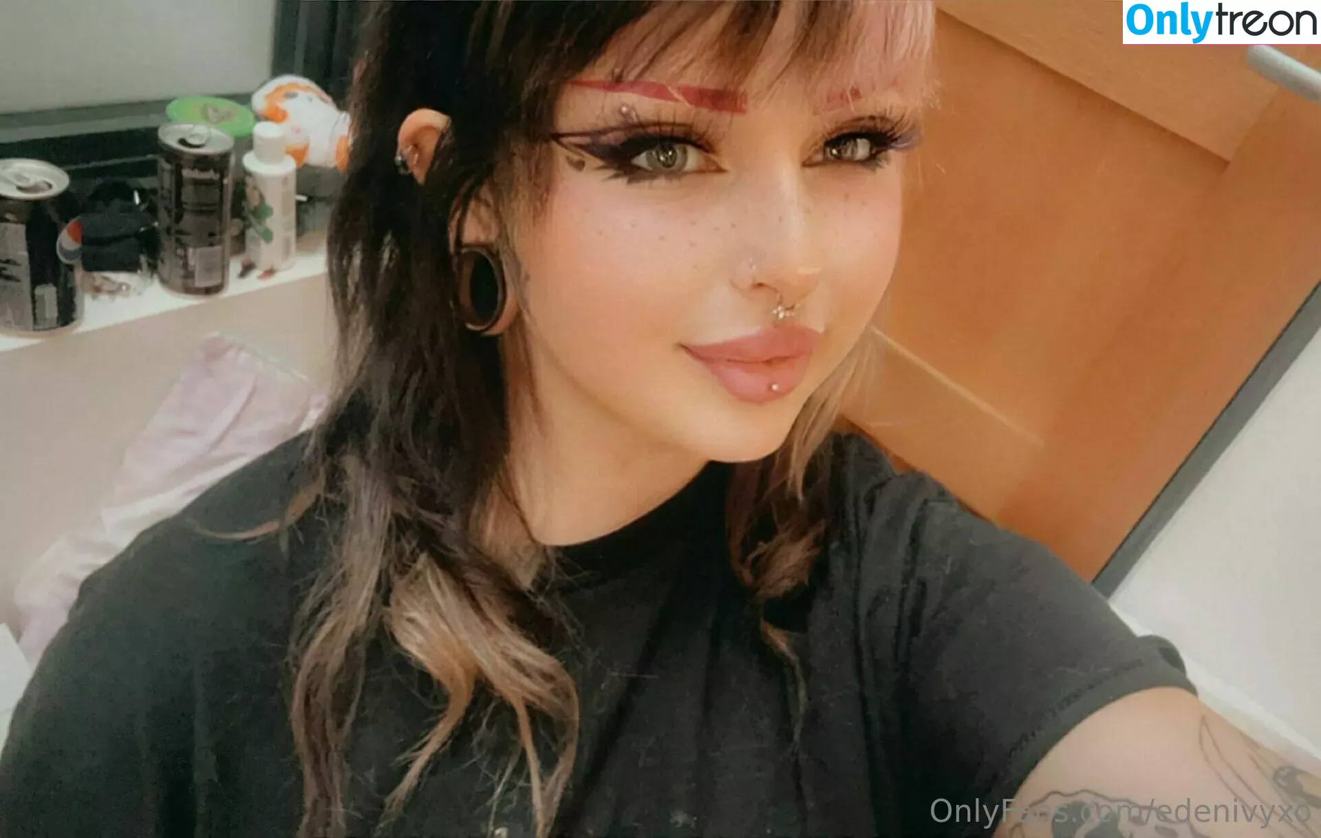 edenivyxo nude photo #0340 (edenivyxx)