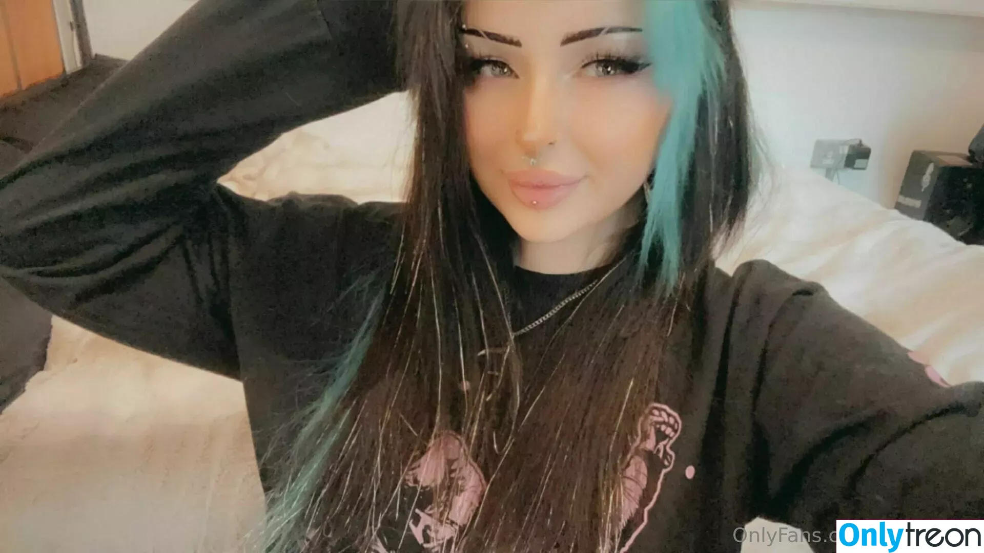 edenivyxo nude photo #0342 (edenivyxx)