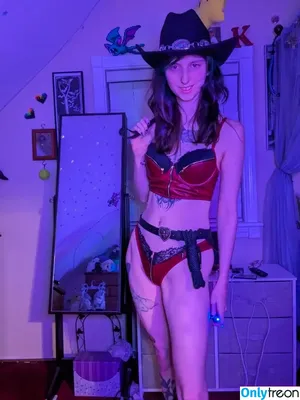 edgykittykat / Knightly / The_Waaa / edgy.kitty nude photo #0047