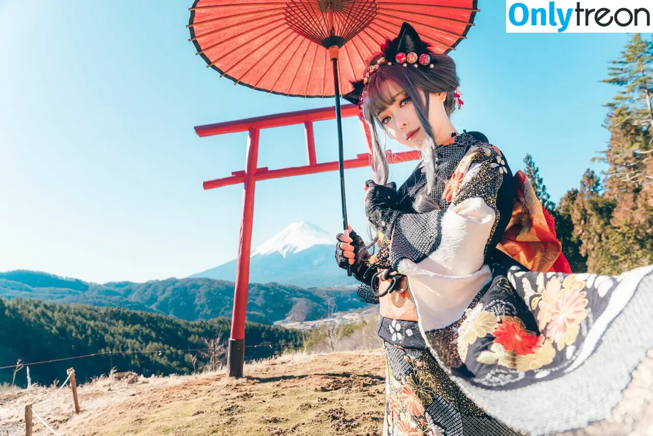 eeelyeee nude photo #0547 (Ely Cosplay / Ely_eee)