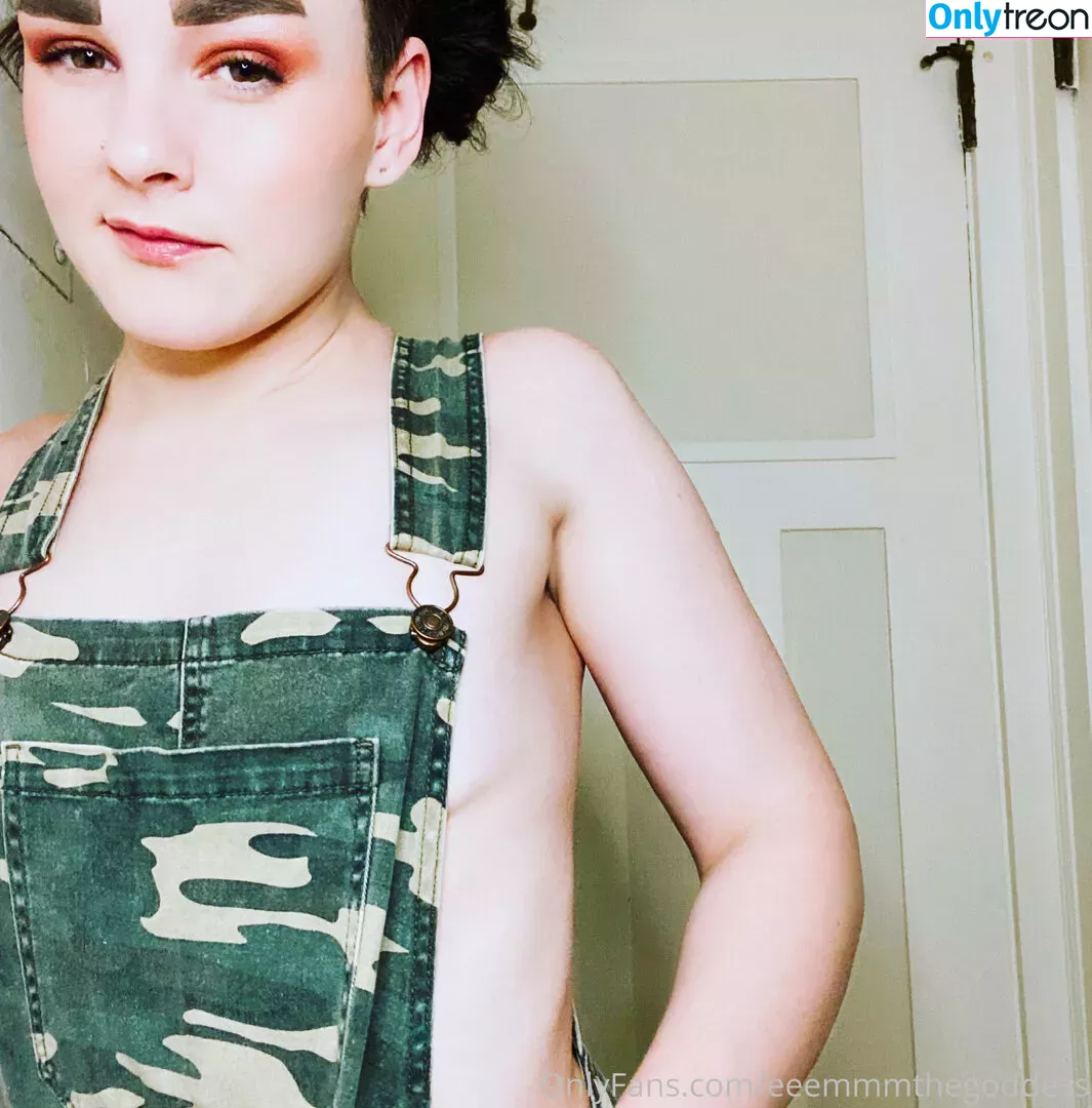 eeemmmthegoddess nude photo #0004 (eeemmmthegoddess)