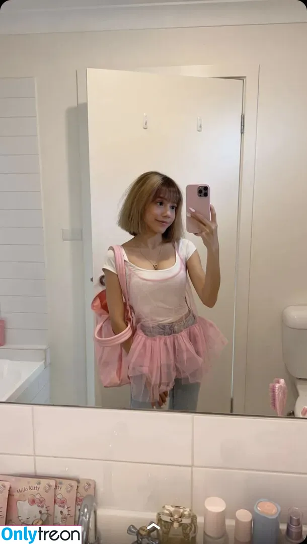 Eeeveenara nude photo #0013 (Eevee Enara / eeveenara)