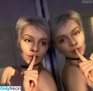  nude photo #0002