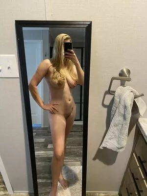 Eevalee / EevaleeOfficial nude photo #0057