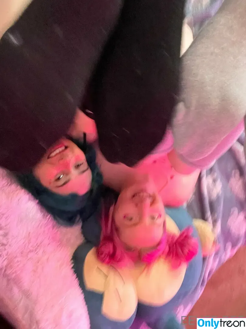 Eevee Bee nude photo #0019 (Eeveebeeshow / eevee_bee / eeveethebee)