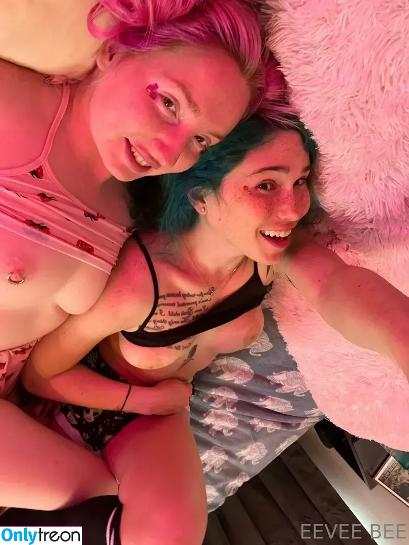 Eevee Bee nude photo #0022 (Eeveebeeshow / eevee_bee / eeveethebee)