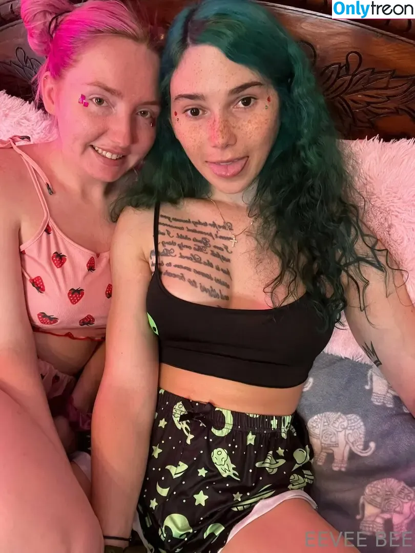 Eevee Bee nude photo #0045 (Eeveebeeshow / eevee_bee / eeveethebee)