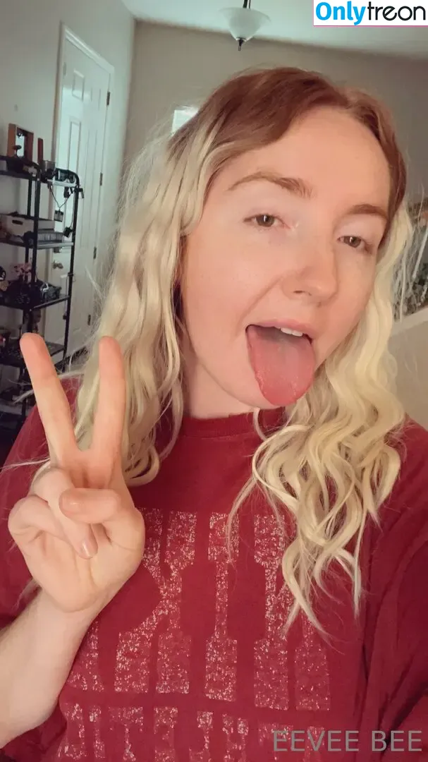 Eevee Bee nude photo #0274 (Eeveebeeshow / eevee_bee / eeveethebee)