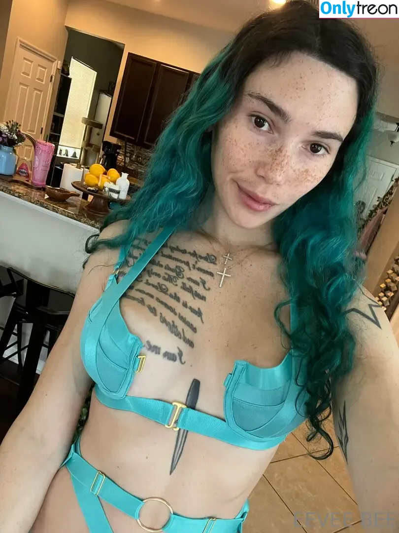 Eevee Bee nude photo #0385 (Eeveebeeshow / eevee_bee / eeveethebee)