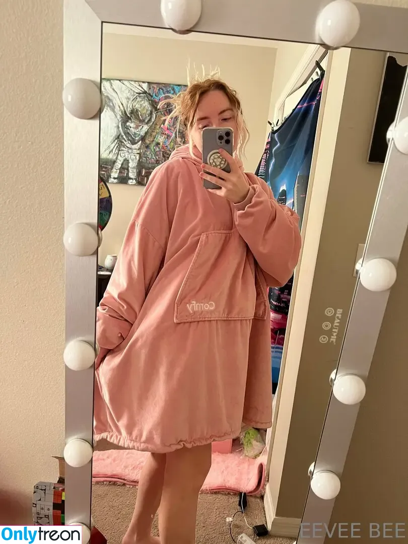 Eevee Bee nude photo #0397 (Eeveebeeshow / eevee_bee / eeveethebee)