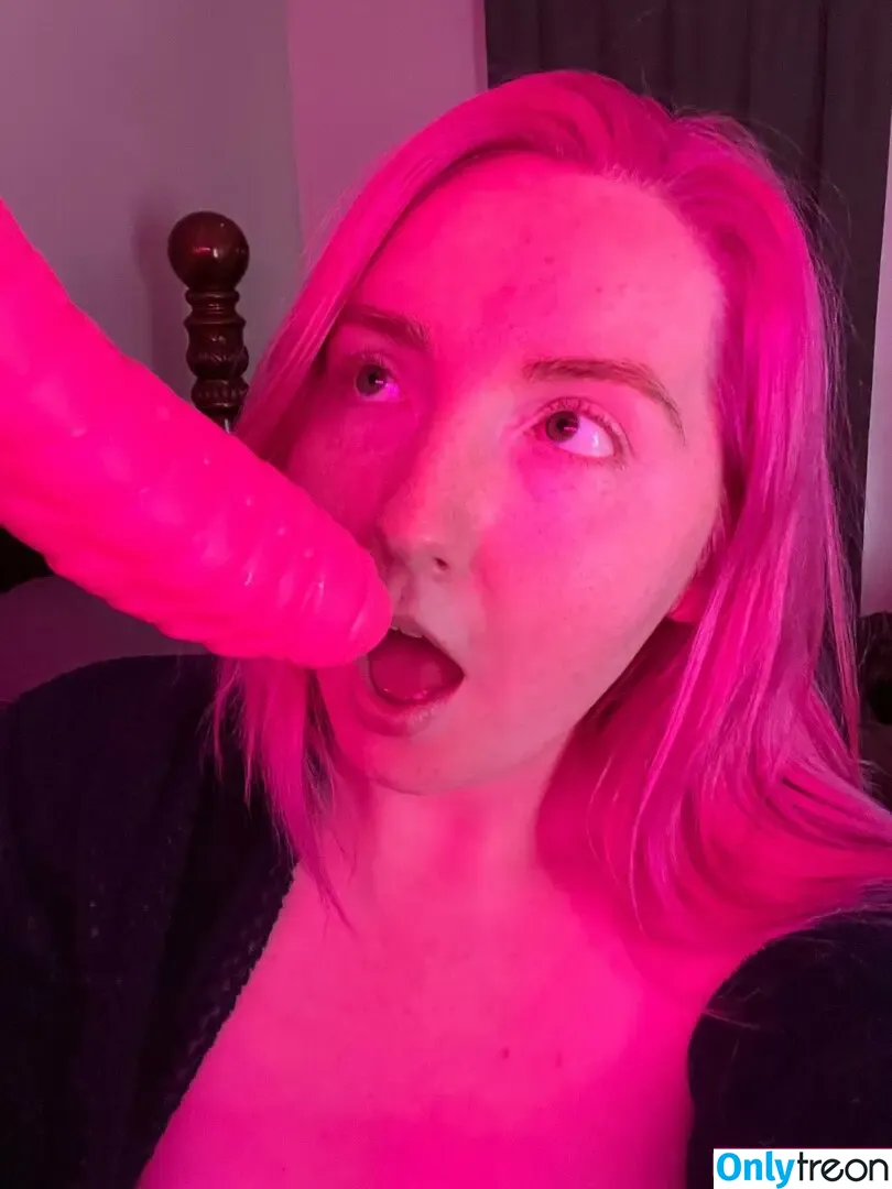 Eevee Bee nude photo #0655 (Eeveebeeshow / eevee_bee / eeveethebee)